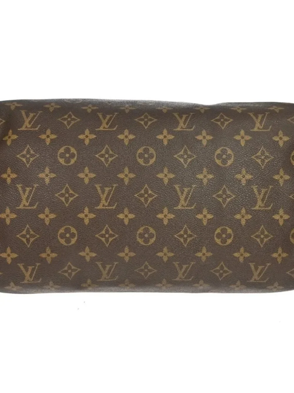 Louis Vuitton outside 	b